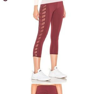 Alo maroon chevron capris